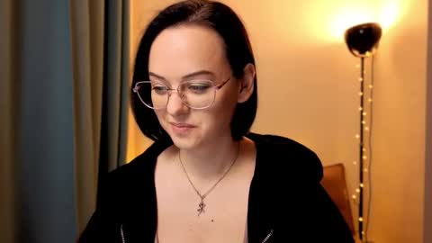 Snapshot of miraskyy chatting on November 7, 5:24 pm MiraSkyy online show from November 7, 5:24 pm