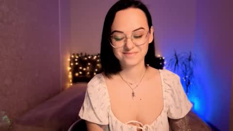 MiraSkyy online show from December 19, 9:00 pm