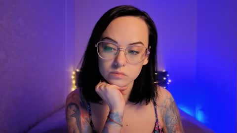 MiraSkyy online show from March 23, 4:33 pm