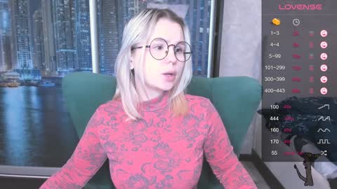 Snapshot of miray_kuriyama chatting on December 5, 4:23 pm Kira online show from December 5, 4:23 pm