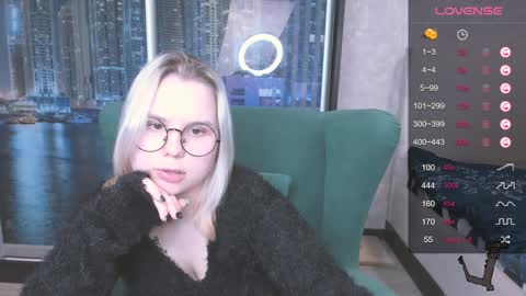 Snapshot of miray_kuriyama chatting on December 7, 6:15 pm Kira online show from December 7, 6:15 pm