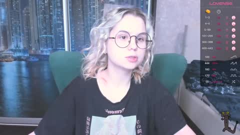 Snapshot of miray_kuriyama chatting on December 17, 3:39 am Kira online show from December 17, 3:39 am