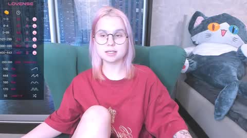 Snapshot of miray_kuriyama chatting on January 6, 4:02 pm Kira online show from January 6, 4:02 pm