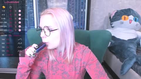 Snapshot of miray_kuriyama chatting on January 12, 5:54 pm Kira online show from January 12, 5:54 pm