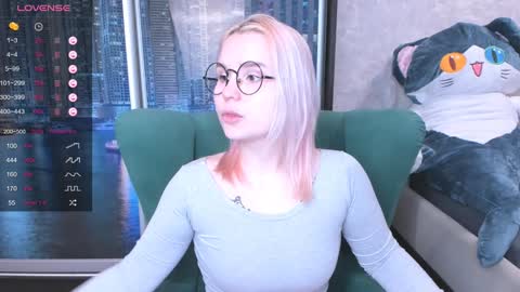 Snapshot of miray_kuriyama chatting on January 16, 12:45 am Kira online show from January 16, 12:45 am