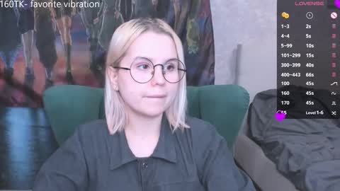 Snapshot of miray_kuriyama chatting on February 24, 12:52 am Kira online show from February 24, 12:52 am