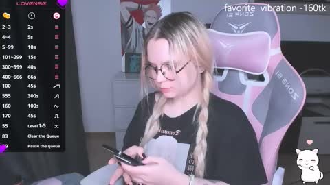 Snapshot of miray_kuriyama chatting on October 15, 1:17 am Kira online show from October 15, 1:17 am