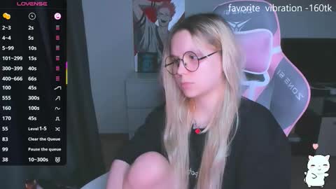 Snapshot of miray_kuriyama chatting on October 26, 12:38 am Kira online show from October 26, 12:38 am