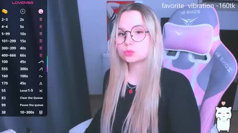 Snapshot of miray_kuriyama chatting on November 14, 6:17 pm Kira online show from November 14, 6:17 pm