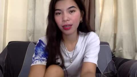 Snapshot of mireill_sex chatting on June 22, 12:35 am mireill_sex online show from June 22, 12:35 am