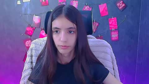 Snapshot of miri_miss chatting on May 20, 11:16 am Miri online show from May 20, 11:16 am
