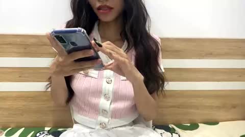 Snapshot of mirischlxyz chatting on October 20, 3:40 am Miriam Schl online show from October 20, 3:40 am