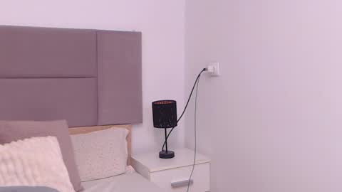 MiryamInes online show from December 8, 2:52 pm