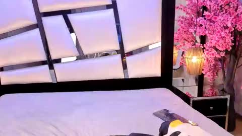     online show from March 8, 1:26 pm