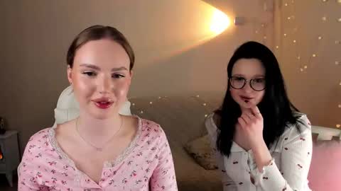 Snapshot of mish_ka3 chatting on November 24, 1:44 pm Misha online show from November 24, 1:44 pm