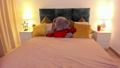 mishapallmer online show from October 15, 8:25 am