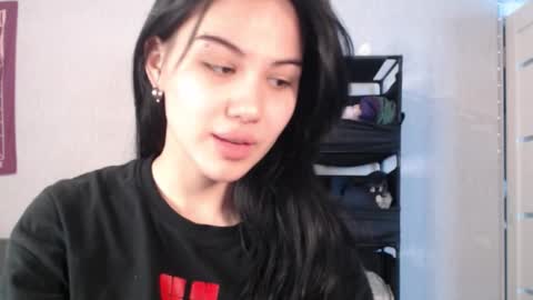 Snapshot of mishel07 chatting on December 20, 6:42 am mishel07 online show from December 20, 6:42 am