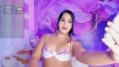 Snapshot of mishelbubble chatting on January 7, 4:37 am mishelbubble online show from January 7, 4:37 am