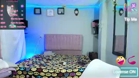 Snapshot of misofialeal chatting on July 13, 5:27 pm misofialeal online show from July 13, 5:27 pm