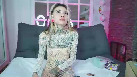 miss___angel online show from June 13, 11:08 am