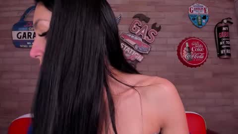 Snapshot of miss___evangeline chatting on December 2, 2:06 am Evangeline online show from December 2, 2:06 am