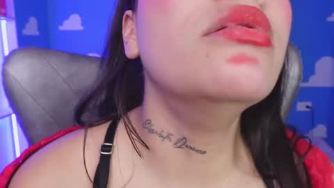 Sara online show from March 3, 6:14 pm