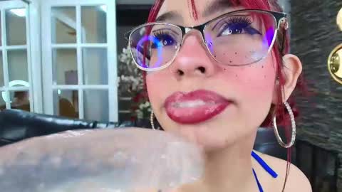 Abigail online show from November 6, 11:11 am