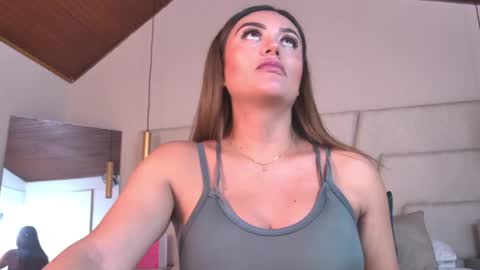 miss__ary_ online show from April 29, 11:47 am