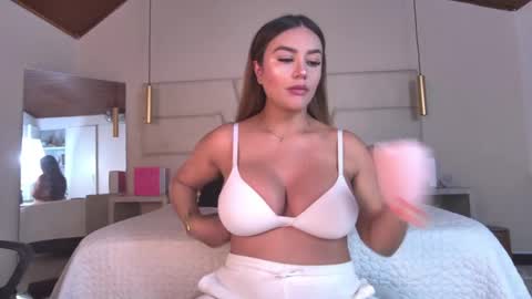 miss__ary_ online show from May 2, 12:10 pm