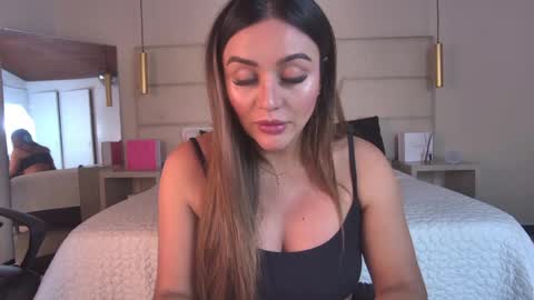 Snapshot of miss__ary_ chatting on May 26, 12:01 pm miss__ary_ online show from May 26, 12:01 pm
