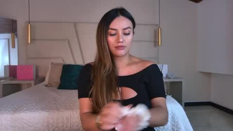 Snapshot of miss__ary_ chatting on June 4, 11:49 am miss__ary_ online show from June 4, 11:49 am