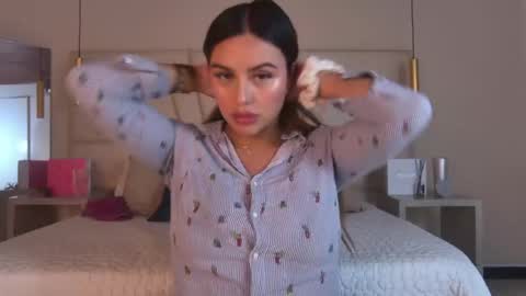 Snapshot of miss__ary_ chatting on June 5, 11:49 am miss__ary_ online show from June 5, 11:49 am
