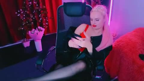 miss_alice_silver online show from April 29, 6:14 pm