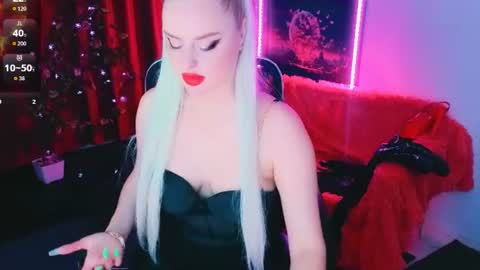miss_alice_silver online show from June 11, 7:12 pm