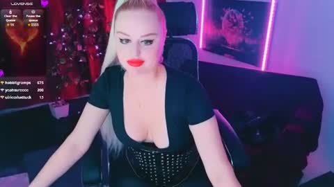 miss_alice_silver online show from June 21, 6:32 pm