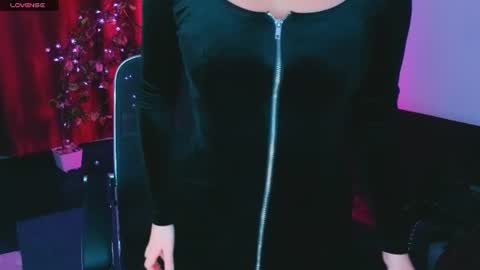 miss_alice_silver online show from June 25, 4:33 pm