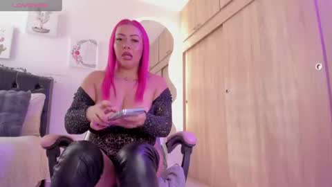 Snapshot of miss_amarantha1 chatting on July 27, 12:23 pm A M A R A N T H A online show from July 27, 12:23 pm