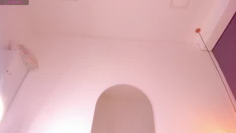 Snapshot of miss_ambrer chatting on August 4, 4:59 am Amber online show from August 4, 4:59 am