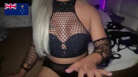 Call me  Miss Antonette  online show from May 9, 12:38 am
