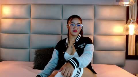 miss_ariss online show from April 27, 3:15 am