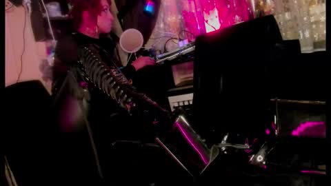 Snapshot of miss_asmodeus chatting on September 16, 7:15 pm missAsmodeus online show from September 16, 7:15 pm