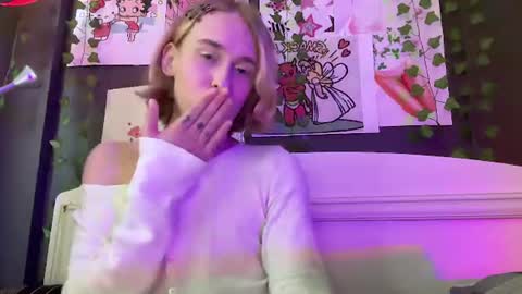 Anya online show from June 19, 4:11 pm
