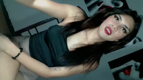 Snapshot of miss_bella69 chatting on June 9, 4:46 am miss_bella69 online show from June 9, 4:46 am
