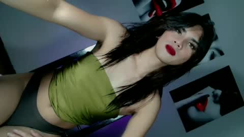 Snapshot of miss_bella69 chatting on June 16, 5:10 am miss_bella69 online show from June 16, 5:10 am