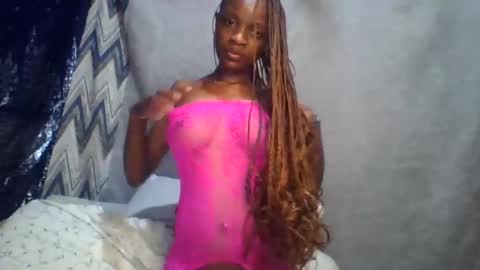 Snapshot of miss_belllo chatting on February 3, 5:51 am miss_belllo online show from February 3, 5:51 am