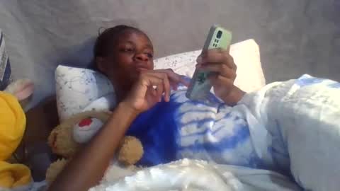 Snapshot of miss_belllo chatting on February 9, 6:05 pm miss_belllo online show from February 9, 6:05 pm