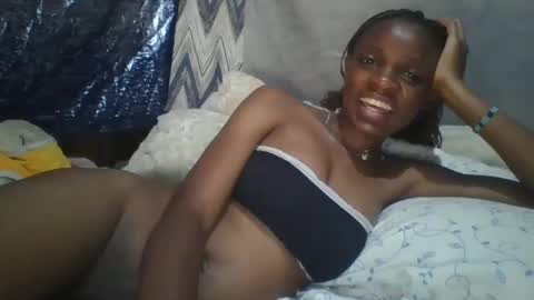 Snapshot of miss_belllo chatting on February 17, 8:19 am miss_belllo online show from February 17, 8:19 am