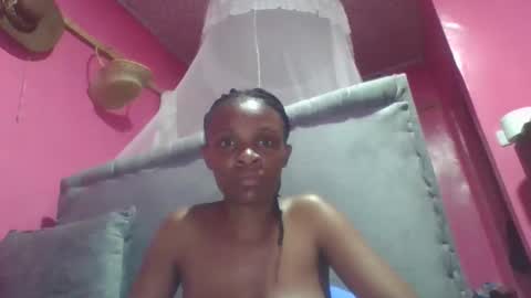 Snapshot of miss_belllo chatting on September 28, 1:05 pm miss_belllo online show from September 28, 1:05 pm