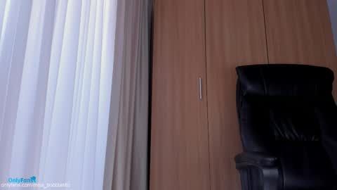 Snapshot of miss_boobtastic chatting on October 30, 11:00 am Ivy online show from October 30, 11:00 am