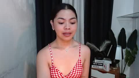Snapshot of miss_briella chatting on June 8, 9:53 am Briella online show from June 8, 9:53 am